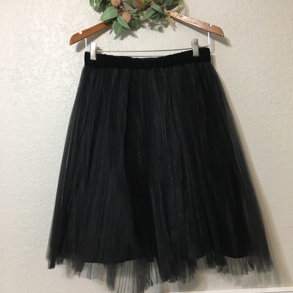 White House Black Market Dresses & Skirts - White House Black Market Velvet and Tulle Skirt